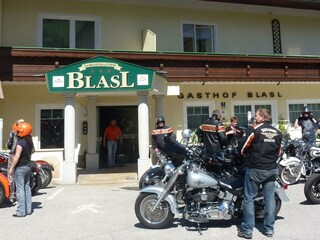 Hausansicht Motorrad-3