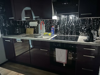 809ff769-3f6a-43de-8bed-eae8614b56c7