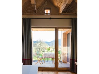 Blick auf Balkon von Zimmer