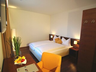 1460710290_Panoramazimmer_02