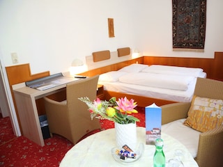 1457888688_Schwechaterhof_Zimmer
