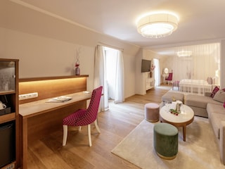 5d97455fcaec3_Zimmer_226