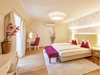 5d97457645b5e_Zimmer_226_2