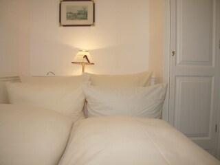 2. Schlafzimmer mit Doppelbett