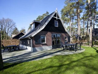 Villa Arnhem Outdoor Recording 1