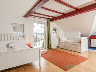 Schlafzimmer1 mit Doppelbett und ausziehbaren Bett