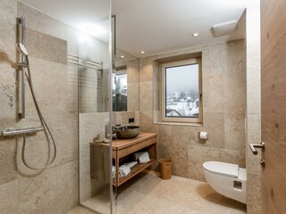 Ensuite Badezimmer 2 mit Dusche/WC