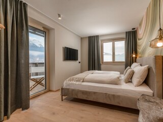 Schlafzimmer 4 mit großer Terrasse