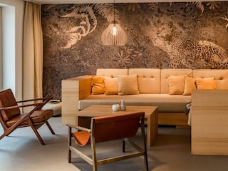 Grosszügige Chill Area im Erdgeschoss