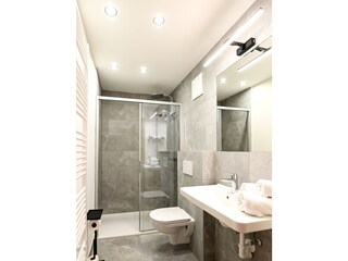 Club House Top 3 - Badezimmer mit Dusche