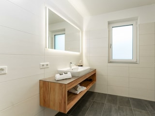 STODER - Badezimmer mit Dusche