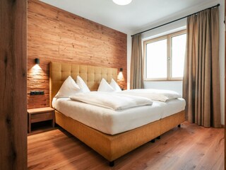 gorßzügiges Schlafzimmermit Boxspringbett