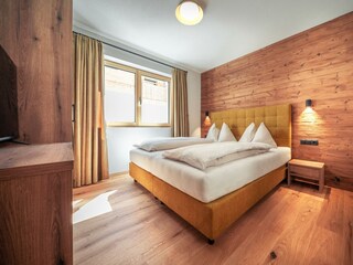 SUN SIDE TOP 16 Schlafzimmer 1