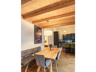 Essbereich mit Blick auf die Küche