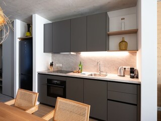 BASE 1.06 | küche mit essbereich