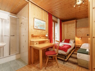 2 Einzelbetten mit Badezimmer