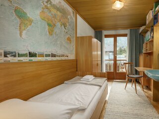 Einzelzimmer mit Waschbecken