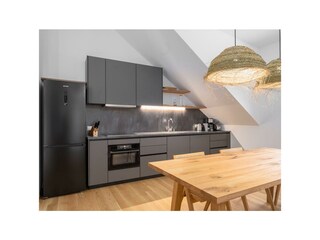 BASE 1.09 | küche mit großzügigen essbereich