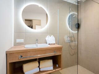 BASE 2.05 | badezimmer mit dusche