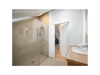 BASE 2.10 | badezimmer 1 mit dusche