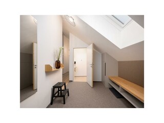 BASE 2.10 |  eingangsbereich mit separatem wc