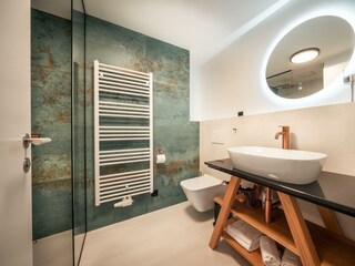 Modernes Badezimmer
