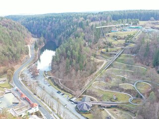 Felsenbad, Schöngrundsee und Sommerrodelbahn im März