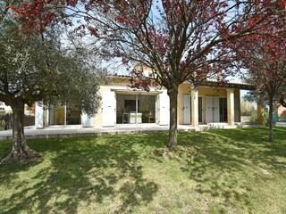 Villa Saint-Quentin-la-Poterie Außenaufnahme 2