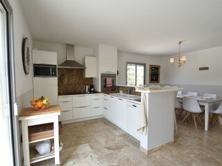 Villa Saint-Quentin-la-Poterie Kenmerken 16