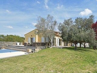 Villa Saint-Quentin-la-Poterie Außenaufnahme 1