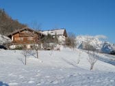 Lehnhäusl im Winter mit Untersberg