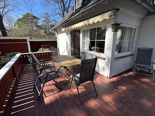 Terrasse mit Sonnenschutz