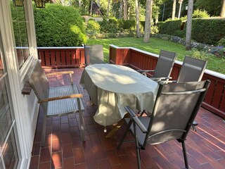 Terrasse mit Sonnenschutz