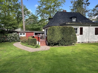 In einem großen Garten