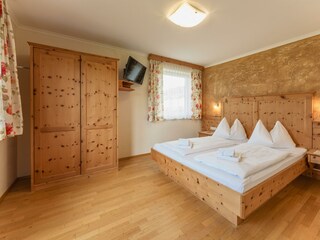 Schlafzimmer 2 mit Doppelbett App. Viehweide