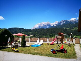 Wunderschöner Grill- & Spielplatz