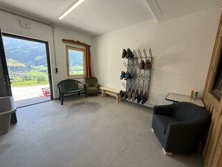 Abstellraum mit Schuhtrockner, Waschmaschine,...