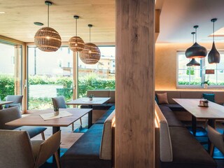 das-martell-©sobietzki-04-wintergarten-lounge-gast