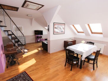 Apartment 1813