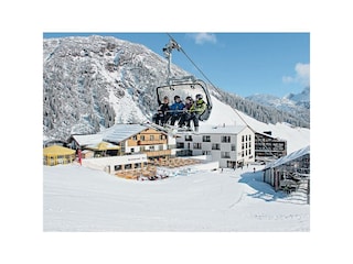 Steffisalp Warth Arlberg Außenansicht Piste Winter