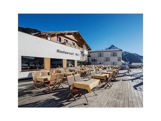 Terrasse und Restaurant