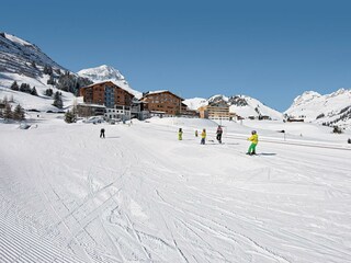 Kinderskilift hinter unserem Hotel