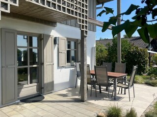 Perfekt zum Entspannen - die sonnige Terrasse!