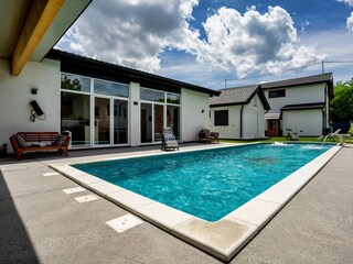 Villa Europa Outdoor Recording 8