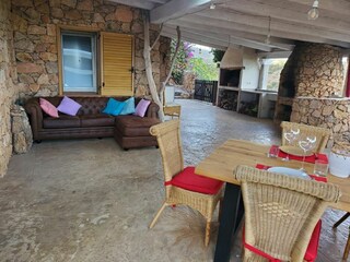 Außenbereich mit gemütlicher Lounge