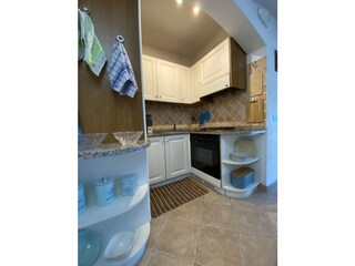 Voll ausgestattete Küche