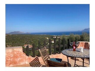 Panorama-Meerblick von großer Dachterrasse