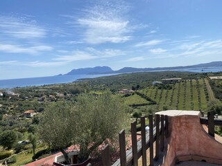 Panorama-Meerblick von großer Dachterrasse