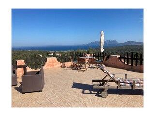 Dachterrasse mit Sitzecke und Liege