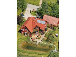 Haus und Grundstück von oben
